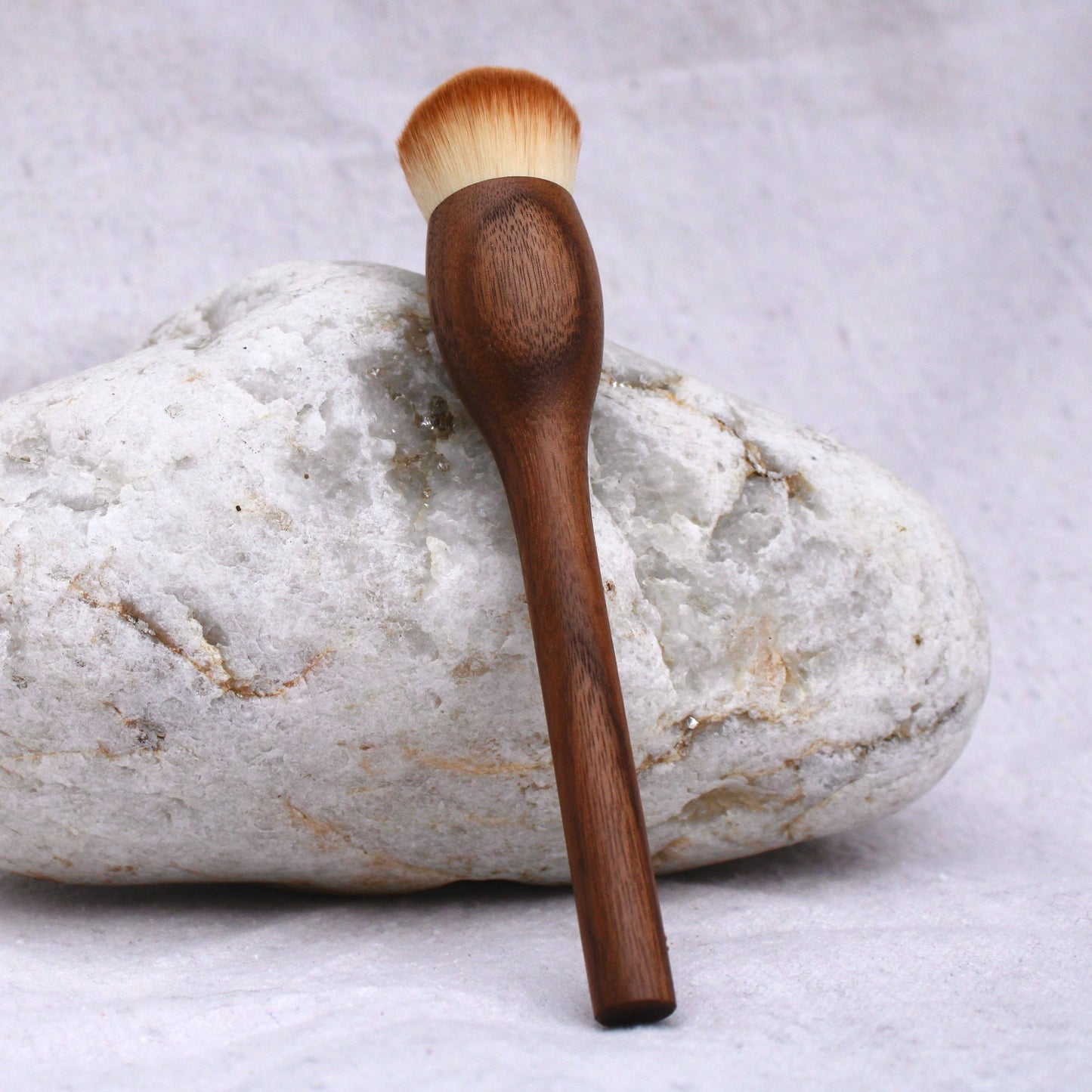 & Tread Well | Dry Shampoo Brush