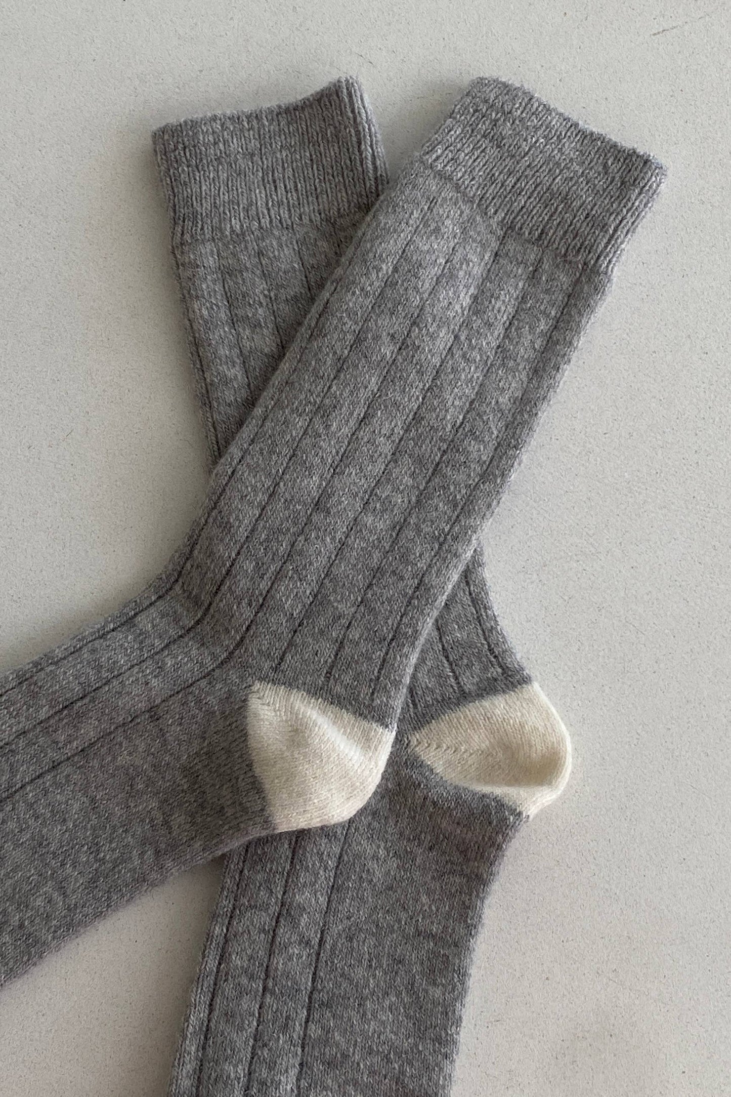 Extended Cashmere Classic Socks | Grey Melange