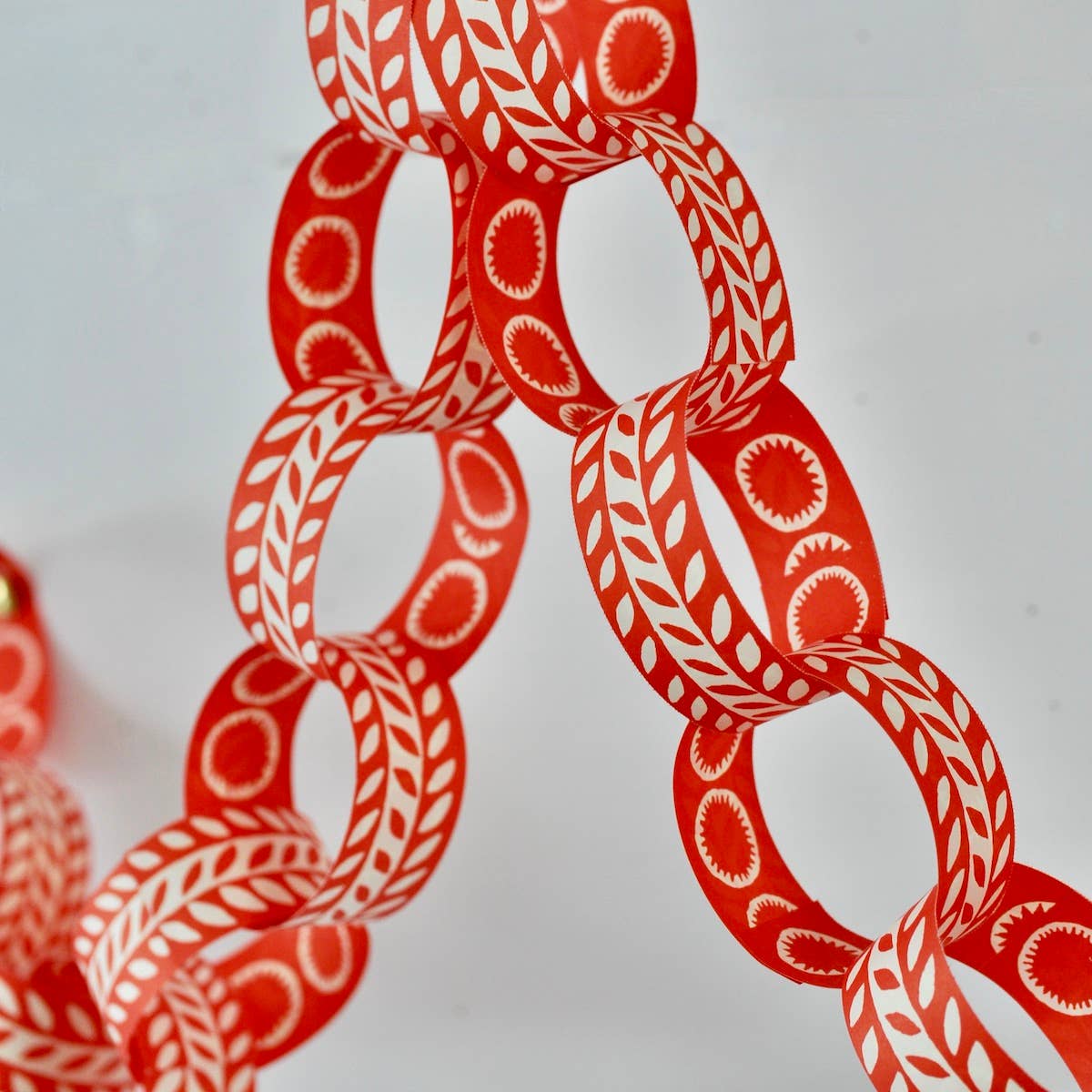 Red & White Paperchain